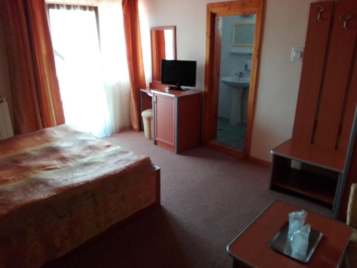 Pensiunea Capra Neagra Buşteni Exteriör bild